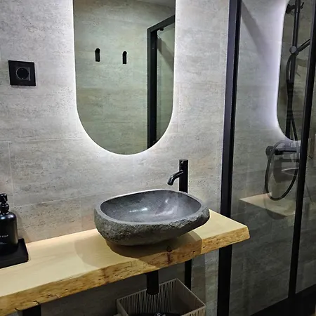 Деревянный коттедж De Les Flors *