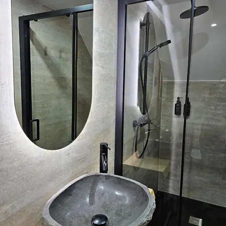 Деревянный коттедж De Les Flors