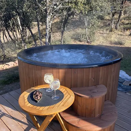 De Les Flors Деревянный коттедж